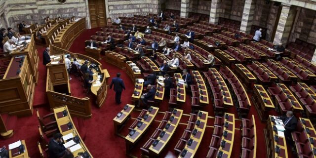 ΝΔ και ΚΙΝΑΛ θα ζητήσουν Εξεταστική για μυστικά κονδύλια