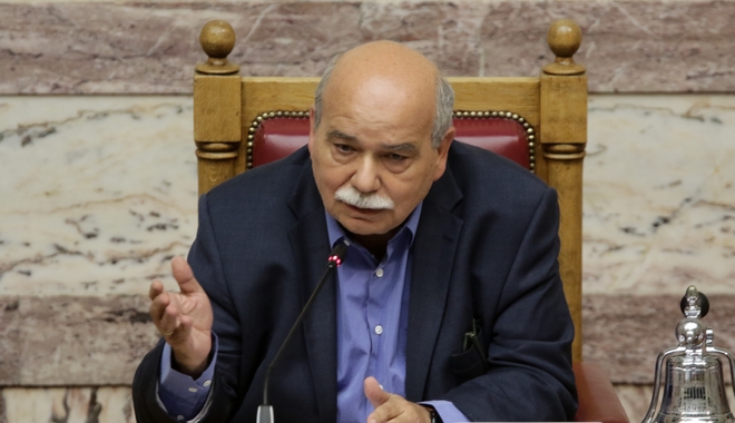 Ανασχηματισμό και στα κομματικά όργανα προαναγγέλλει ο Νίκος Βούτσης