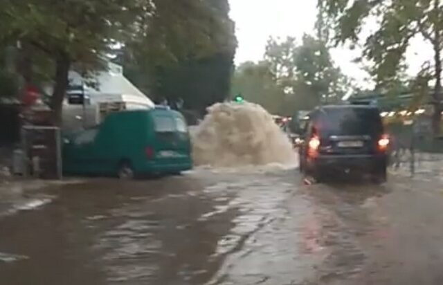 Πλημμύρισαν δρόμοι και σπίτια στα Βριλήσσια