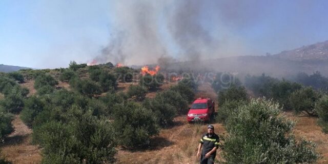 Μαίνονται οι φωτιές της Κρήτης – Υπό μερικό έλεγχο η Κάρυστος