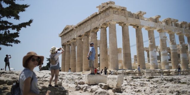 Διεθνής Τύπος: Πρώτο θέμα το τέλος των μνημονίων στην Ελλάδα