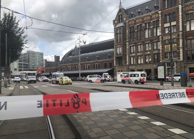 Άμστερνταμ: Επίθεση με μαχαίρι στον κεντρικό σιδηροδρομικό σταθμό – 2 τραυματίες