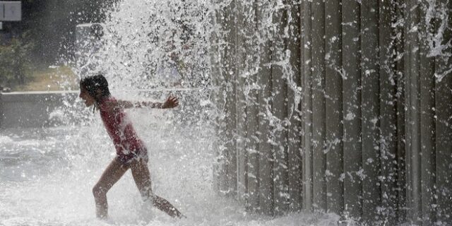 Αύγουστος: Από πού κρατά η σκούφια του