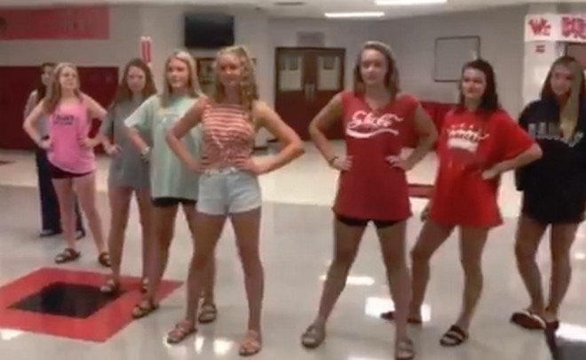 Σχολείο του Τέξας απολογήθηκε για “σεξιστικό” video