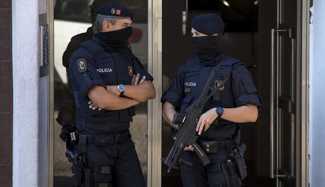Βαρκελώνη: Νεκρός άνδρας που εισέβαλε με μαχαίρι σε αστυνομικό τμήμα