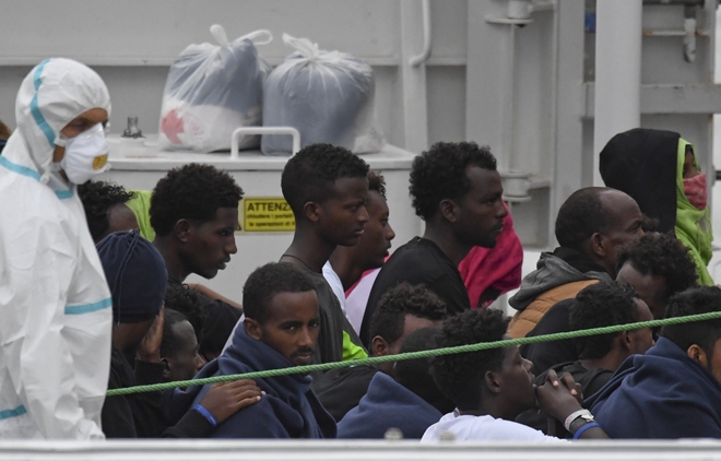 Ιταλία: Πέντε σοβαρά άρρωστοι πρόσφυγες στο πλοίο Diciotti