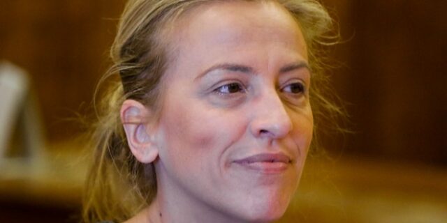 Δούρου: Παρουσία δεν είναι αυτή που επιβάλλουν οι κάμερες