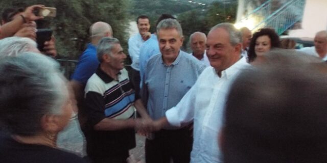 Οι διακοπές του Κώστα Καραμανλή στη Λευκάδα