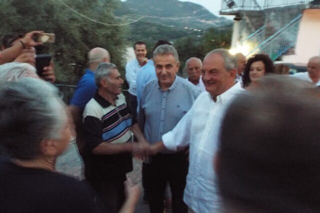 Οι διακοπές του Κώστα Καραμανλή στη Λευκάδα