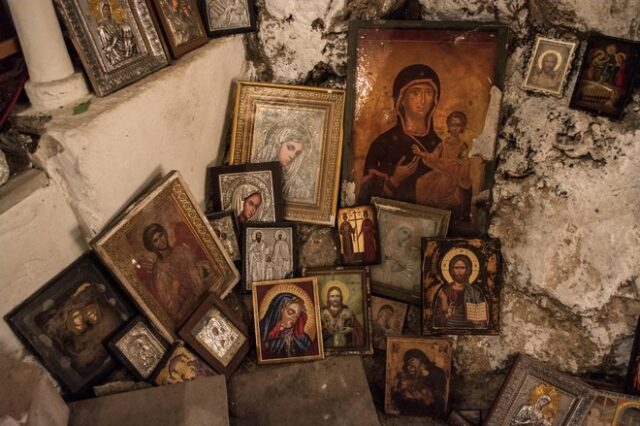 Ιερόσυλοι έκλεψαν 11 εικόνες από εκκλησία στην Αγ. Βαρβάρα Κόνιτσας