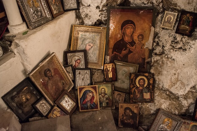 Ιερόσυλοι έκλεψαν 11 εικόνες από εκκλησία στην Αγ. Βαρβάρα Κόνιτσας