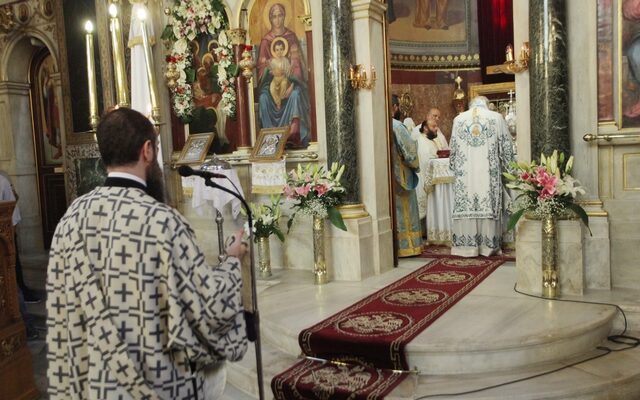 Τα μηνύματα των πολιτικών αρχηγών για τον Δεκαπενταύγουστο