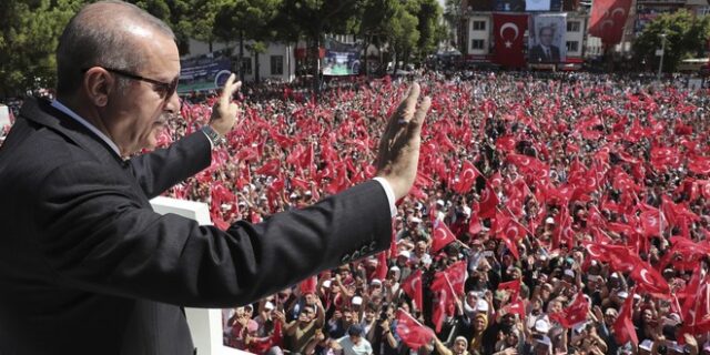 Ο Ερντογάν επιμένει και απειλεί: “Να μας σέβονται οι ΗΠΑ γιατί αλλιώς…”