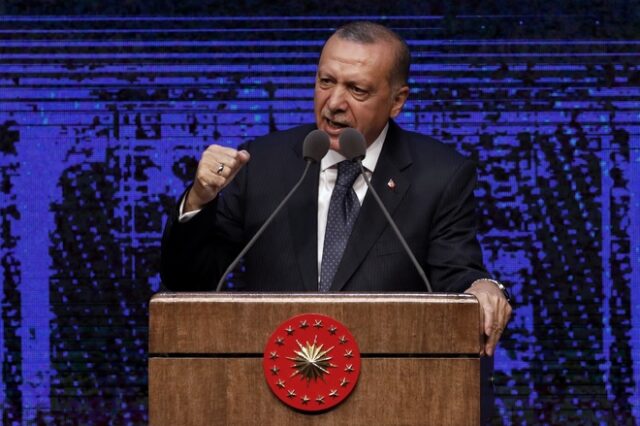 Ερντογάν: Σχέδιο κατά της Τουρκίας η “βουτιά” της λίρας