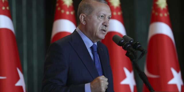 Ερντογάν: Οι ΗΠΑ χτυπάνε πισώπλατα τη χώρα μου