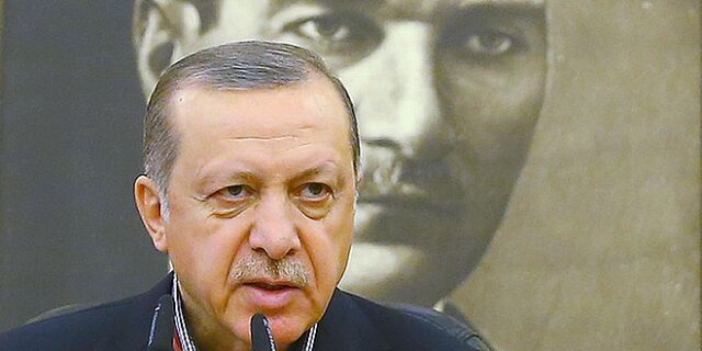 Ερντογάν: Σταματάει η χρήση δολαρίου στις εμπορικές συναλλαγές με τη Ρωσία