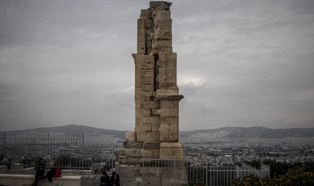 Θρίλερ στου Φιλοπάππου – Άφαντοι οι φονιάδες του 25χρονου