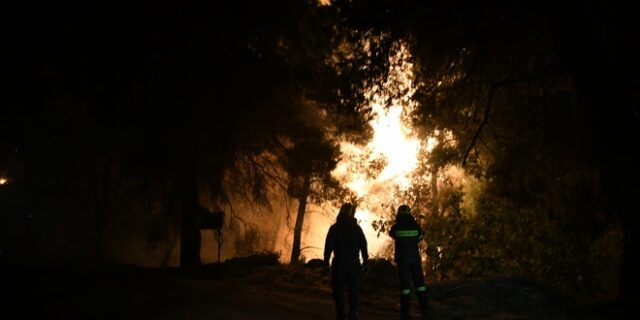 Οριοθετήθηκε η φωτιά στην Περιφερειακή Υμηττού – Άμεση η επέμβαση της Πυροσβεστικής