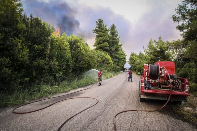 Καλύτερη η εικόνα της πυρκαγιάς στην Κέρκυρα-Αποχώρησαν τα εναέρια μέσα