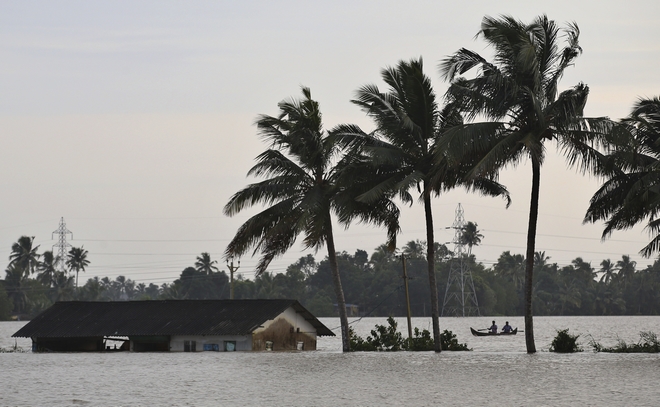 Ινδία: Ξεπέρασαν τους 400 οι νεκροί από τις φονικές πλημμύρες
