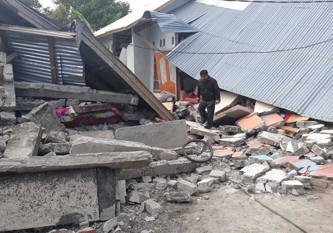 Ισχυρός σεισμός 7 Ρίχτερ στην Ινδονησία – Προειδοποίηση για τσουνάμι