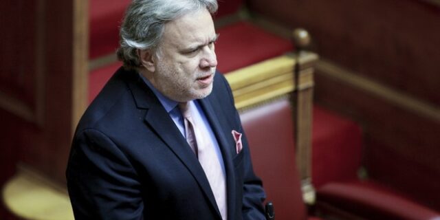 Γ. Κατρούγκαλος προς Α. Λοβέρδο: Φωνάζει ο κλέφτης! Καλύτερα να κοιτάξουν την υπεράσπισή τους
