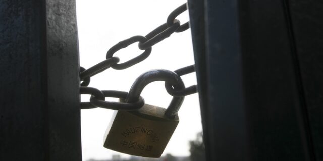 Επιχείρηση “Ιόνιο” της ΑΑΔΕ: Λουκέτα για αδήλωτη εργασία και “ξεχασμένες” αποδείξεις