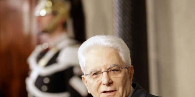 Ιταλία: Έρευνα για τις επιθέσεις μέσω διαδικτύου στον Ματαρέλα
