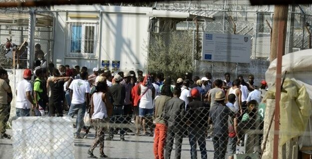 ΓΕΕΘΑ: Υπεράριθμοι οι μετανάστες στις δομές φιλοξενίας των Ενόπλων Δυνάμεων