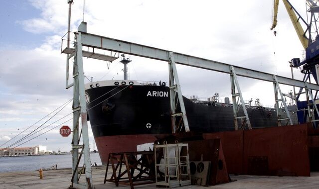 Σύρος: Πλήρης εξόφληση των δεδουλευμένων για τους εργαζόμενους του ναυπηγείου