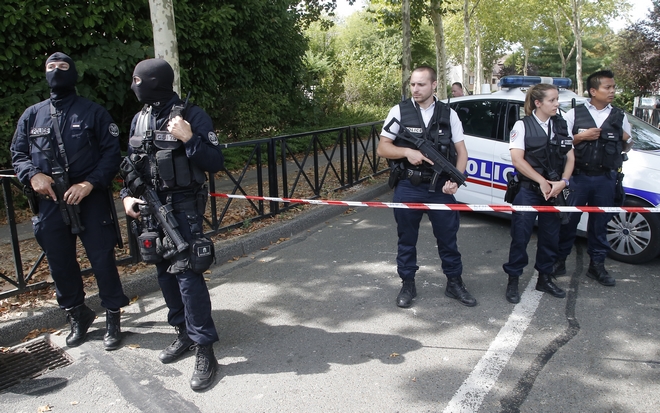 Επίθεση στο Παρίσι: Ο δράστης μαχαίρωσε θανάσιμα τη μητέρα και την αδελφή του