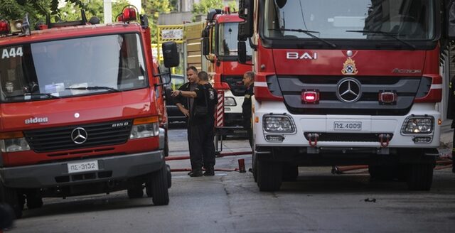 Θεσσαλονίκη: Διάσωση άντρα από την οροφή φλεγόμενου συνεργείου αυτοκινήτων