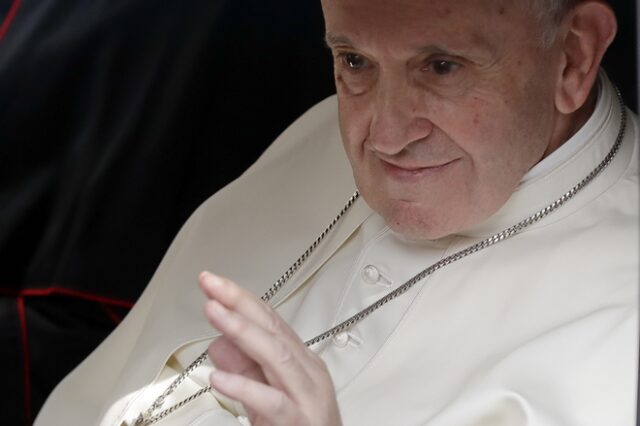 Έξω από τα δόντια ο Πάπας: Αισθάνομαι ντροπή και οδύνη
