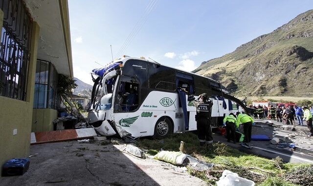 Ισημερινός: 24 νεκροί σε τροχαίο έξω από το Κίτο