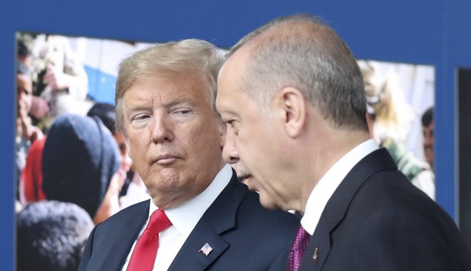 Εμπορικός πόλεμος: Οι αμερικανικές κυρώσεις “γκρεμίζουν” ρούβλι και τουρκική λίρα