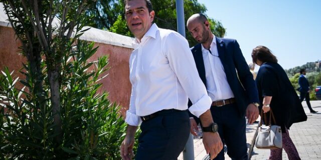 Σε εξέλιξη σύσκεψη υπό τον πρωθυπουργό, στο Λαύριο