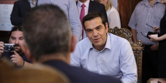 Τσίπρας στη Σύρο: Η ανάκαμψη αφορά τους ανθρώπους του μόχθου
