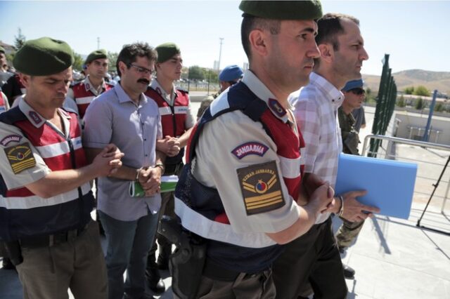 Στη σύλληψη πέντε Τούρκων που προσπαθούσαν να περάσουν στην Ελλάδα προχώρησε η Άγκυρα