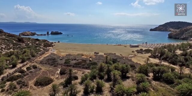 Μαγική Ελλάδα: Το φοινικόδασος των πειρατών με την εξωτική παραλία