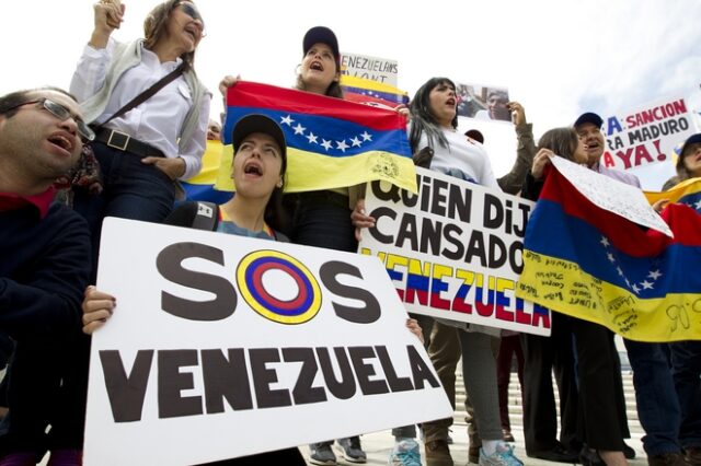 Μισό εκατομμύριο Βενεζουελάνοι μετανάστευσαν στο Εκουαδόρ