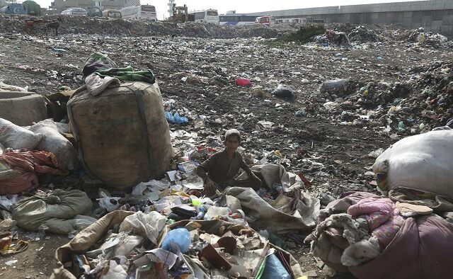 Παρίσι, Νέα Υόρκη, Τόκιο και άλλες πόλεις υπόσχονται να μειώσουν τα απόβλητα τους