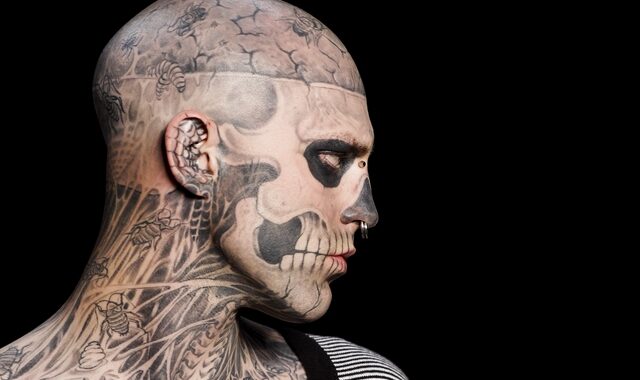 Νεκρός ο “Zombie Boy” – Αυτοκτόνησε στα 32 του το διάσημο μοντέλο με τα τατουάζ