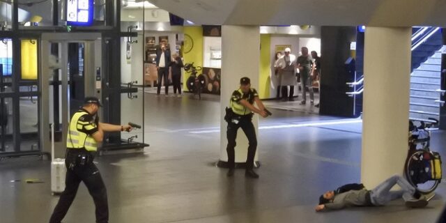 Ολλανδία: Οι “προσβολές” στο Ισλάμ το κίνητρο του δράστη της επίθεσης στο Άμστερνταμ