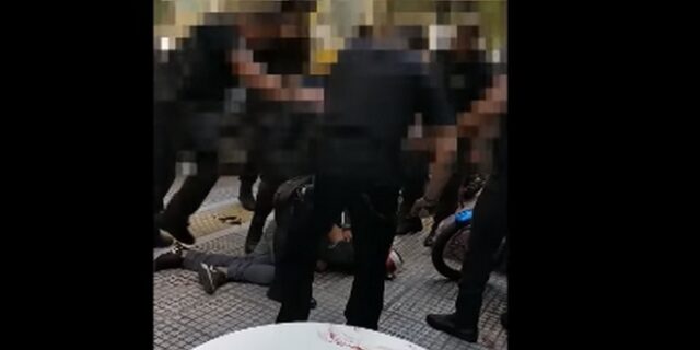 Δολοφονία Ζακ Κωστόπουλου: Απόταξη και αργία με απόλυση για τους οκτώ αστυνομικούς