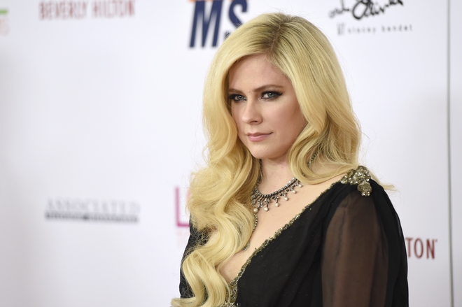 Avril Lavigne: Η μάχη για τη ζωή με την βορρελίωση