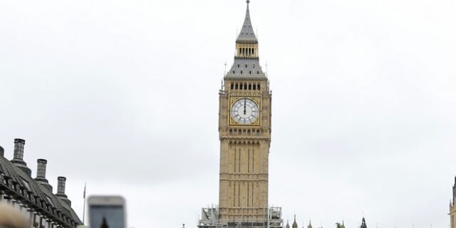 Λονδίνο: Αυτοκίνητο έπεσε πάνω σε πεζούς έξω από τέμενος