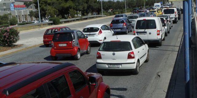 Εκτοξεύτηκαν οι πωλήσεις αυτοκινήτων τον Αύγουστο – Πού οφείλεται η τεράστια αύξηση