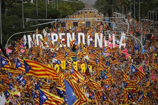 Ισπανία: Στους δρόμους ένα εκατ. Καταλανοί για την ανεξαρτησία τους