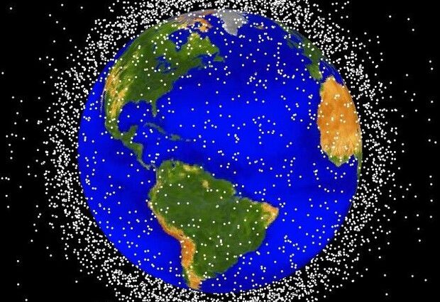 Διαστημικά σκουπίδια: Δορυφόροι “ζόμπι” και θραύσματα σε τροχιά γύρω από τη Γη