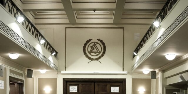 Δικαιωμένοι δηλώνουν οι δικηγόροι της Αθήνας μετά τις εξαγγελίες Τσίπρα